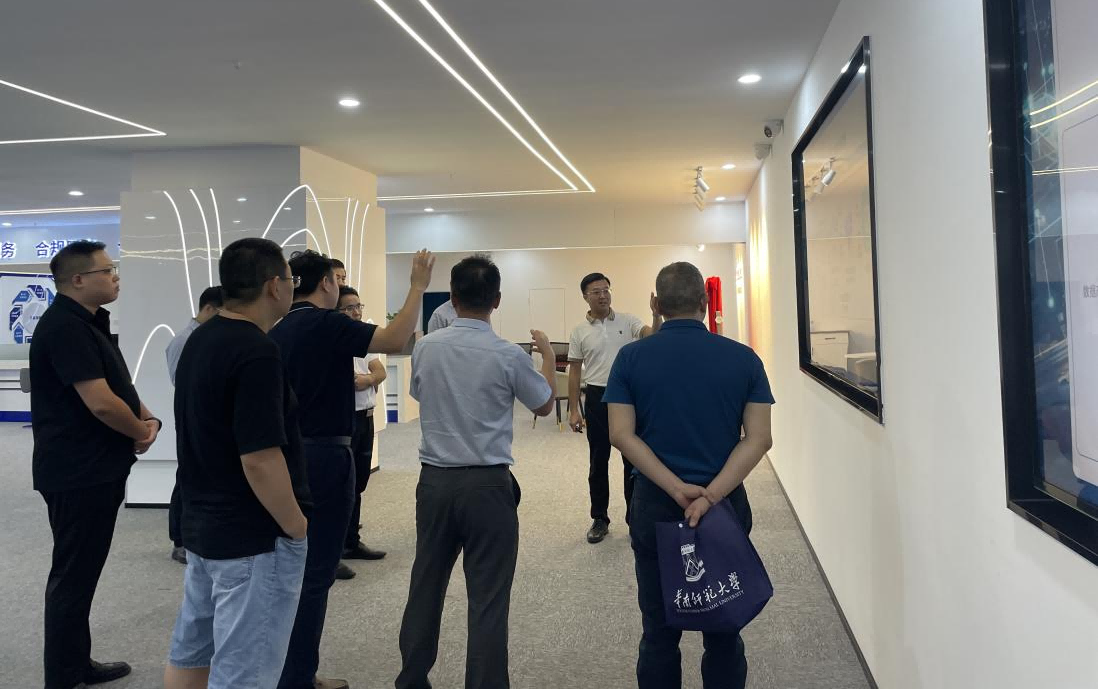基地运营│华南师大惠州校友会到惠州服务基地参观交流(图1)